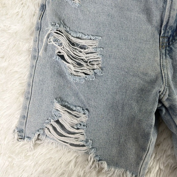 FOREVER 21 Womens SIZE 28 Cut Off Shorts Light Blue Denim Distressed Rips - Picture 4 of 11